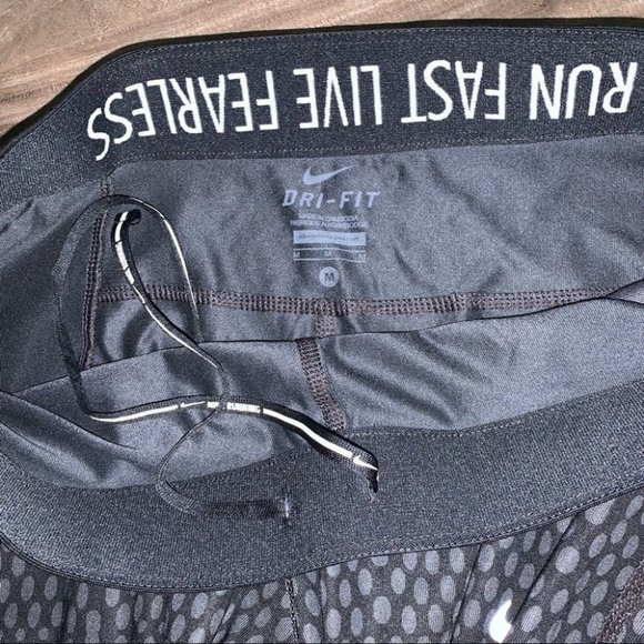 Nike Relay ‎ Leggings Run Fast Live Fearless Cropped Black Grey Polka Dot Size M - Picture 8 of 10